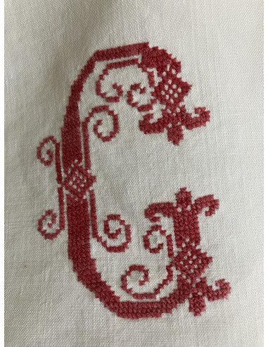 Linge ancien, drap brodé, monogramme CG