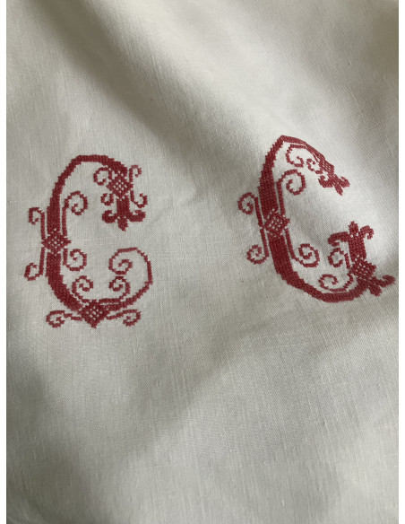 Linge ancien, drap brodé, monogramme CG