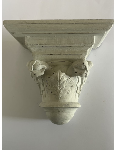 Socle mural en bois sculpté