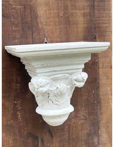 Socle mural en bois sculpté