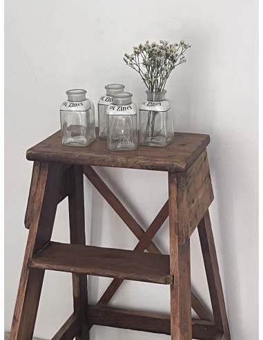 Ancien marchepied en bois – Art populaire