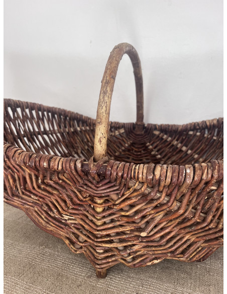 Panier en osier tressé