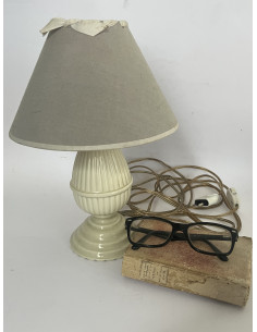 Petite lampe de chevet en céramique émaillée ivoire
