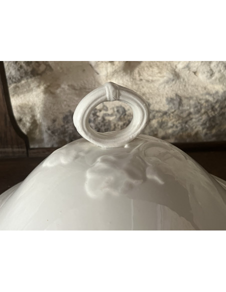 Soupière en porcelaine blanche - Moulin des loups