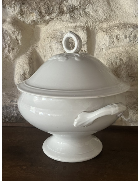 Soupière en porcelaine blanche - Moulin des loups