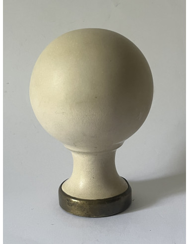 Ancienne boule d'escalier en fonte émaillée