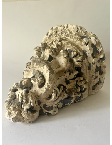 Console murale en plâtre sculpté