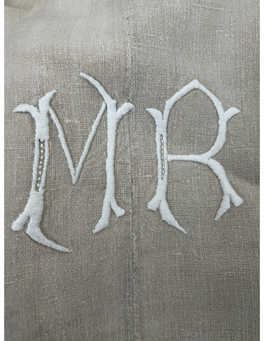 Drap en lin brodé avec monogramme MR