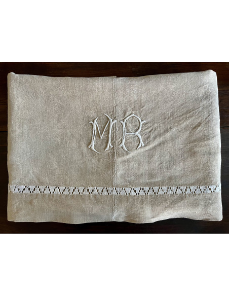 Drap en lin brodé avec monogramme MR