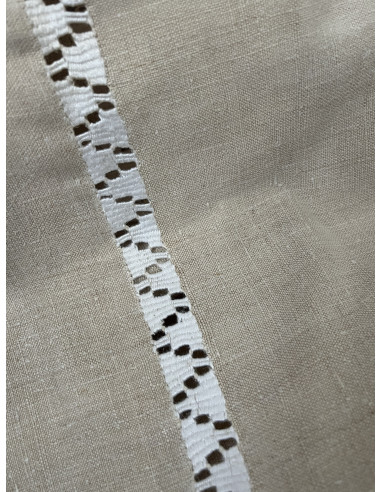 Drap en lin brodé avec monogramme MR