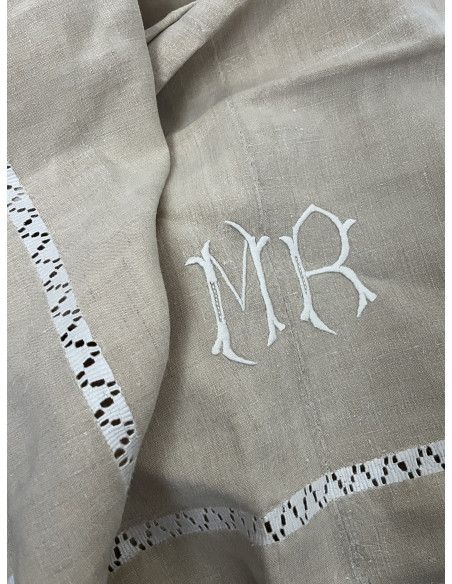 Drap en lin brodé avec monogramme MR