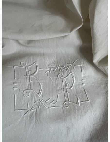Drap ancien monogrammé BL - Toile métis "Fleur bleue"