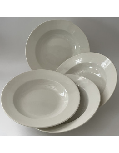 4 assiettes creuses - Faïence blanche ancienne