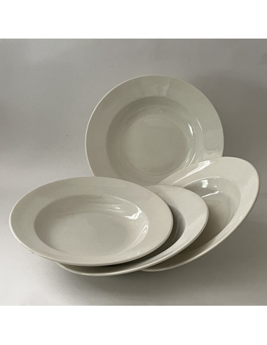 4 assiettes creuses - Faïence blanche ancienne
