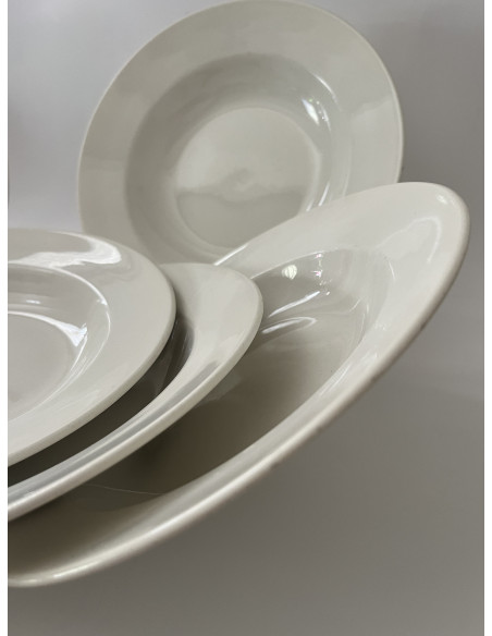4 assiettes creuses - Faïence blanche ancienne
