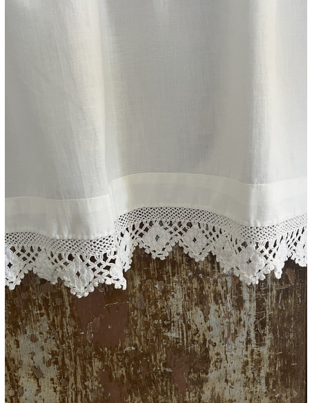 Petit rideau, coton et dentelle