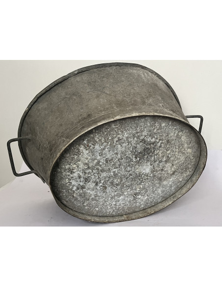 Grande bassine ovale en zinc