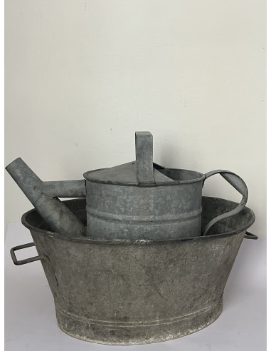 Grande bassine ovale en zinc