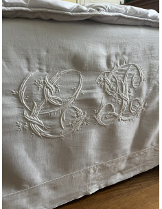 Monogramme CL, linge ancien pour servir de cache-sommier