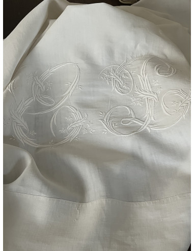 Monogramme CL, linge ancien pour servir de cache-sommier