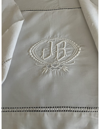 Monogramme JB, linge ancien pour servir de cache-sommier