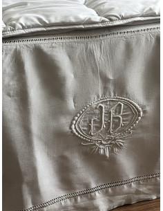 Monogramme JB, linge ancien pour servir de cache-sommier