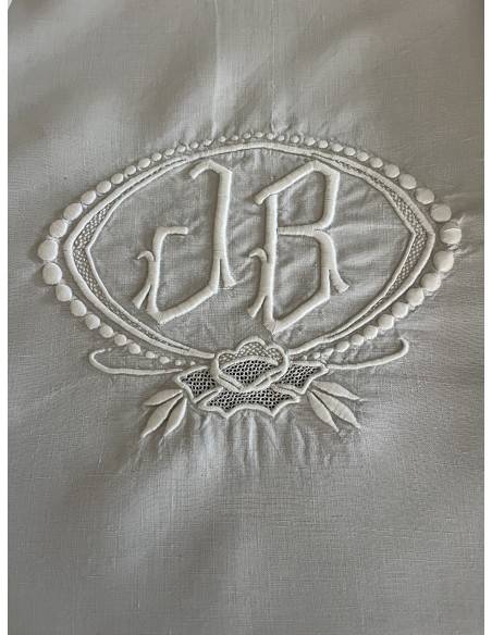 Monogramme JB, linge ancien pour servir de cache-sommier